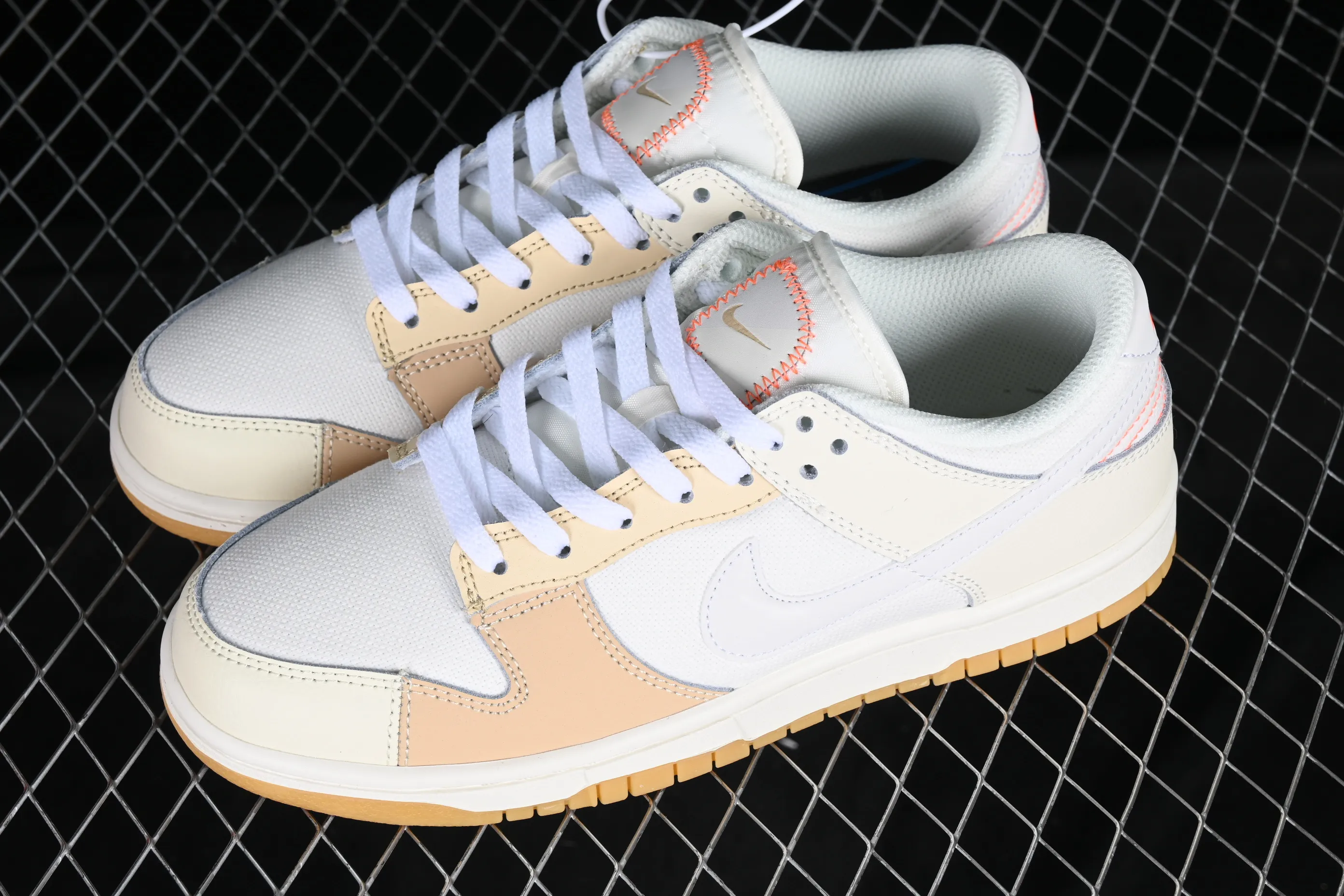 All Categories Nk SB Dunk Series Nk SB Dunk Low Low-top sneakers Cost-effective version Nk Dunk Low "If Lost Return To" Mixed stitching SB low-top sports and leisure sneakers FJ5475-100